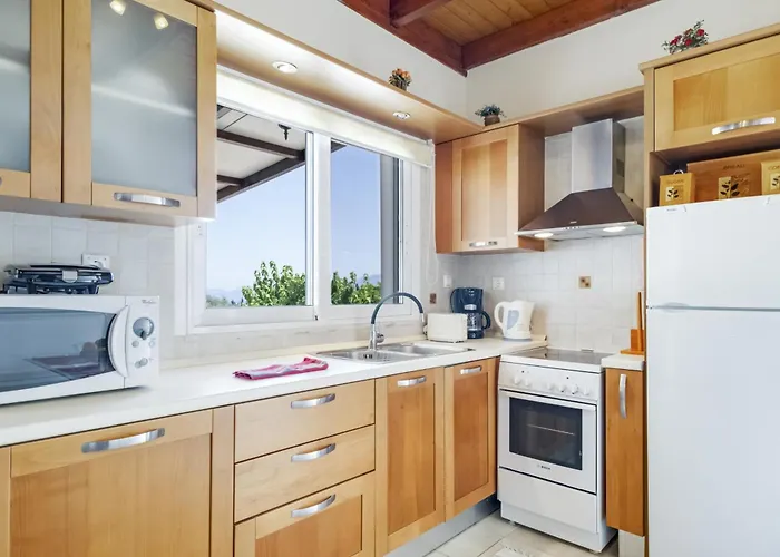 Jimmy's 3 Villa Katomerion